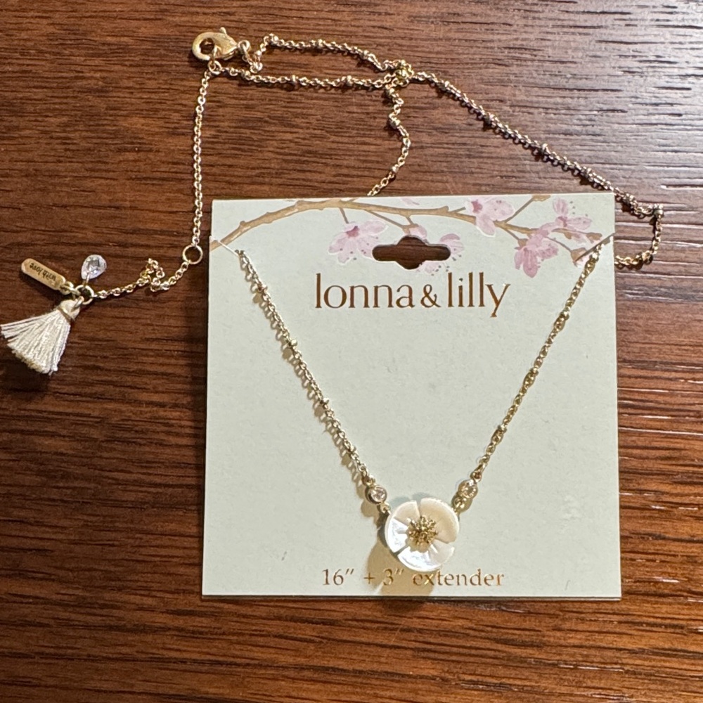 Lonna & Lilly Gold Tone and White Floral Necklace
